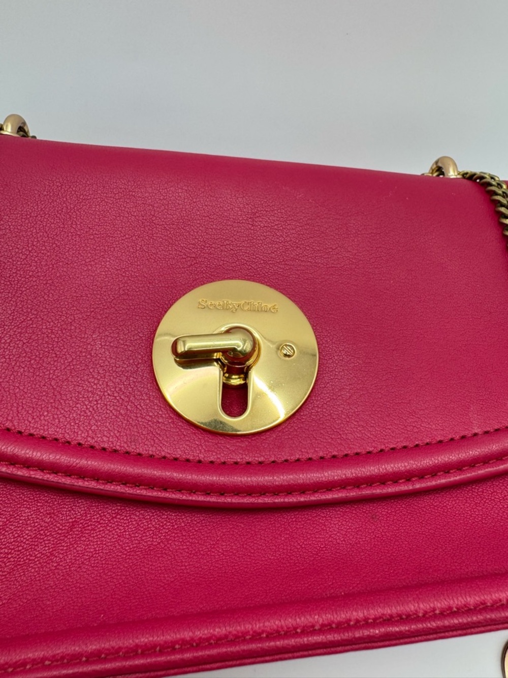 See By Chloe Lois Leather Crossbody Bag Raspberry Pink Gold Chain Turnlock - Picture 3 of 8